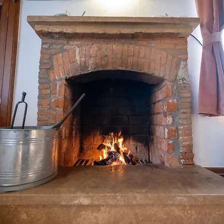 Mavras Tas Odalar