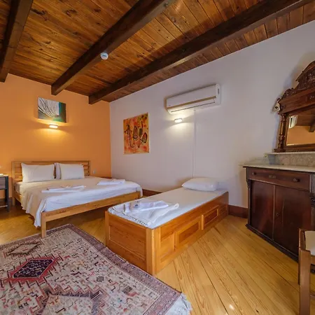 Mavras Tas Odalar 4* Küçükkuyu