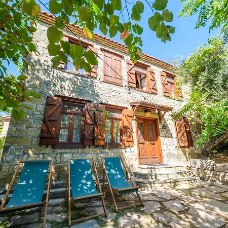 Lejlighedshotel Mavras Tas Odalar 4*