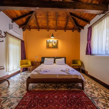 Lejlighedshotel Mavras Tas Odalar 4*