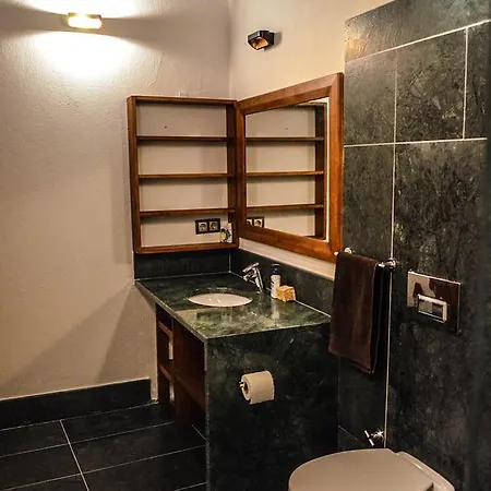 Mavras Tas Odalar كيتشوكويو