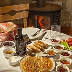 Mavras Tas Odalar 4* Küçükkuyu