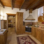 Mavras Tas Odalar Apart Otel