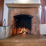 Mavras Tas Odalar