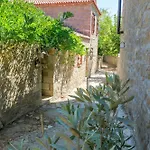 Apart Otel Mavras Tas Odalar 4*