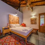 Mavras Tas Odalar Apart Otel Küçükkuyu