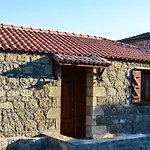 Mavras Tas Odalar