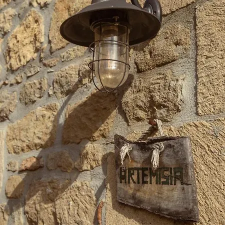 Mavras Tas Odalar Küçükkuyu