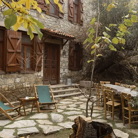 Mavras Tas Odalar 4* Küçükkuyu