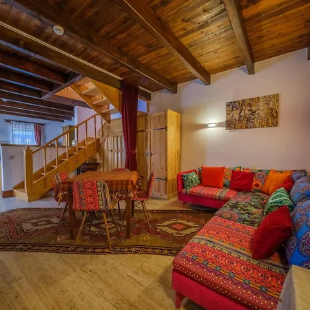 Mavras Tas Odalar 4*