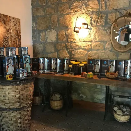 Mavras Tas Odalar Küçükkuyu